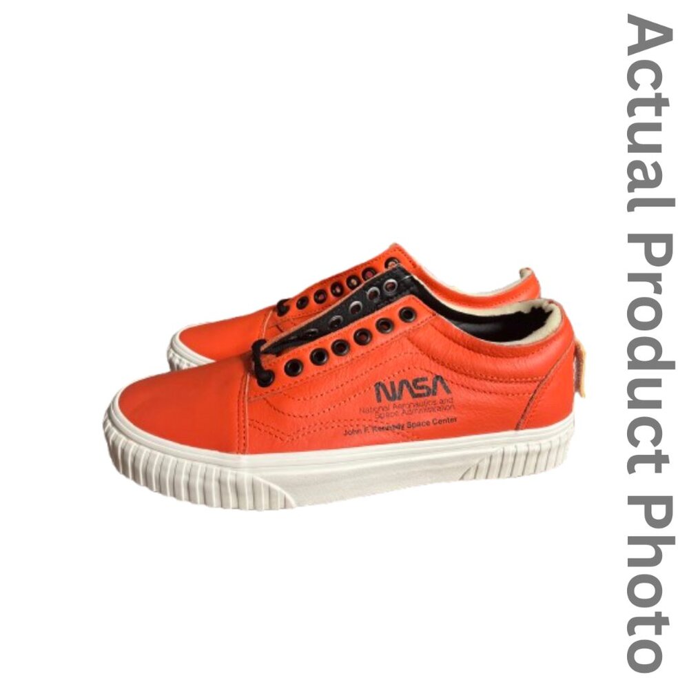 Vans Old Skool NASA Space Voyager Sneakers in Firecracker/Orange. Men's 8.5. NWT - Picture 9 of 9